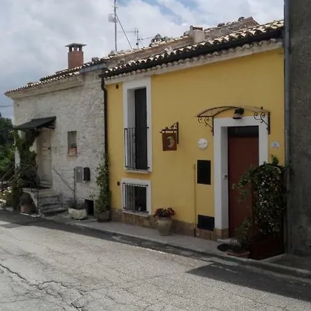Il Sole E La Luna Apartment